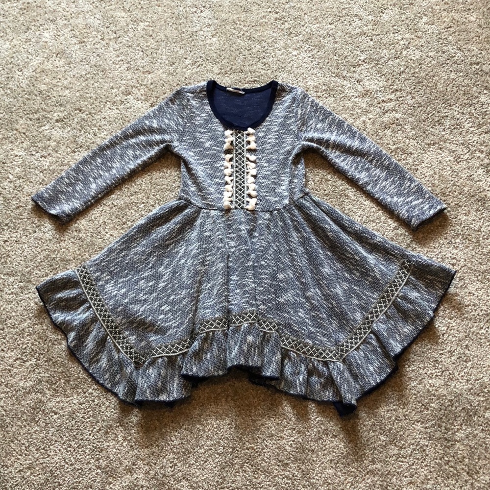 Adorable size 5 blue/cream tassel dress
